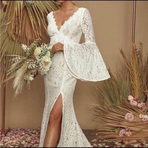 Lace bell sleeve wedding dress